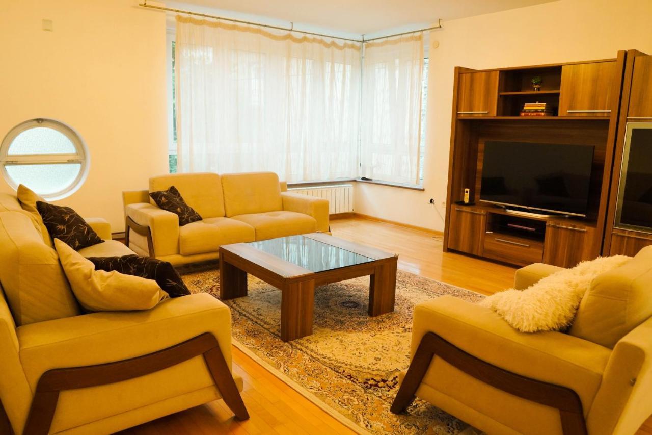 City Center Grand Apartment - Three-Bedroom, Free Parking Saraievo Exterior foto