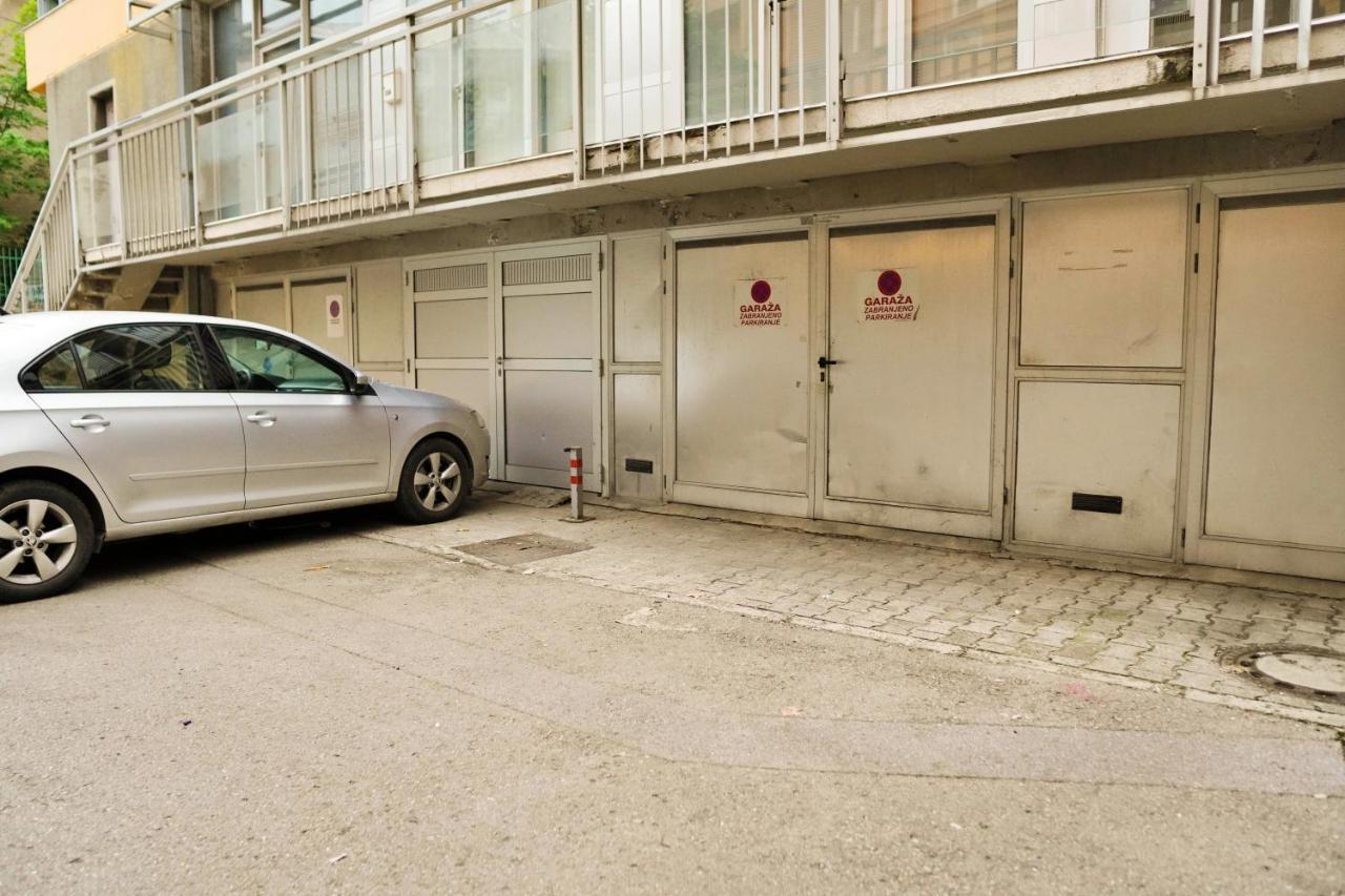 City Center Grand Apartment - Three-Bedroom, Free Parking Saraievo Exterior foto