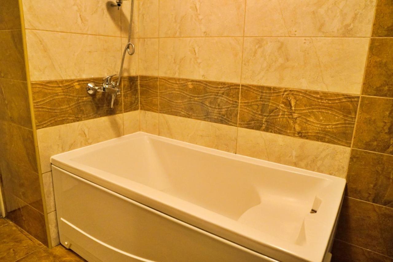 City Center Grand Apartment - Three-Bedroom, Free Parking Saraievo Exterior foto