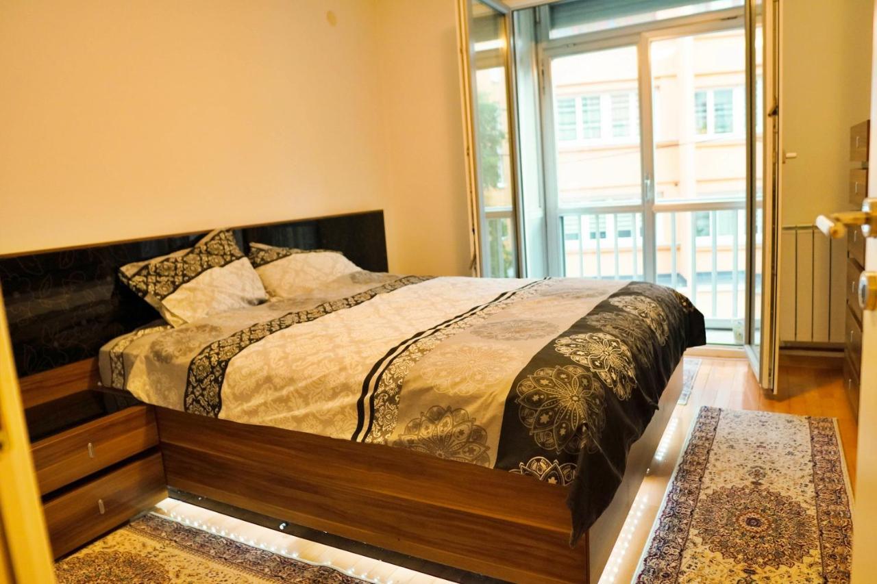 City Center Grand Apartment - Three-Bedroom, Free Parking Saraievo Exterior foto